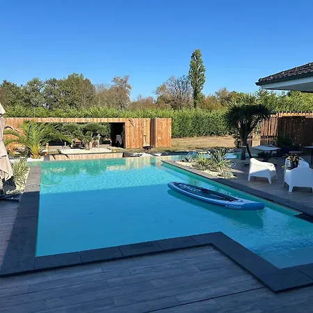 De L'isle Villa